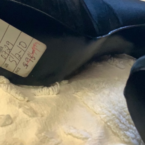 WHBM Shoes - Picture 5 of 6